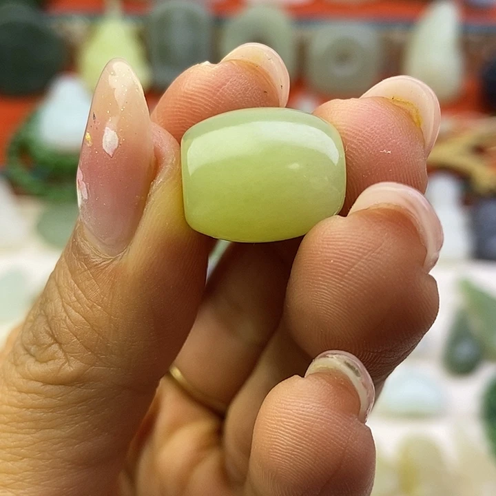 和田玉未镶嵌颈饰黄口转运珠