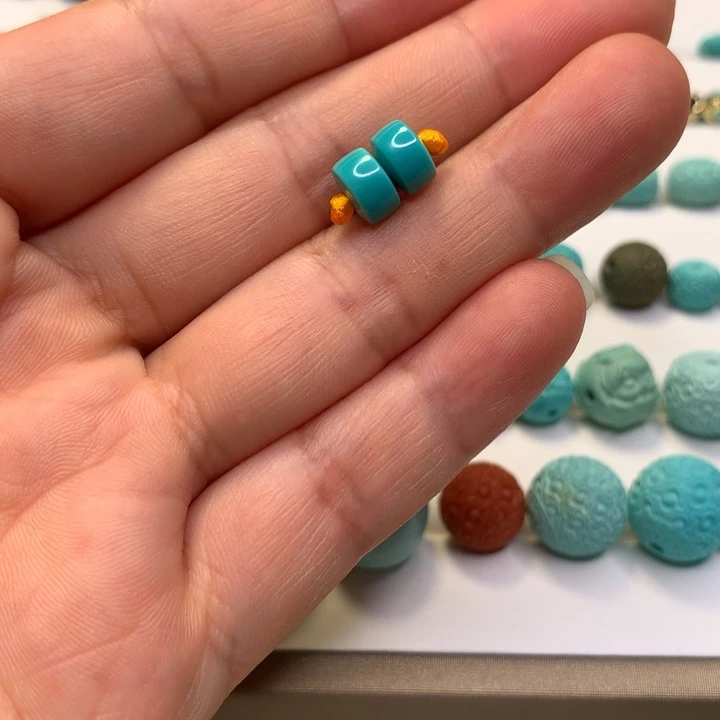 绿松石未镶嵌颈饰