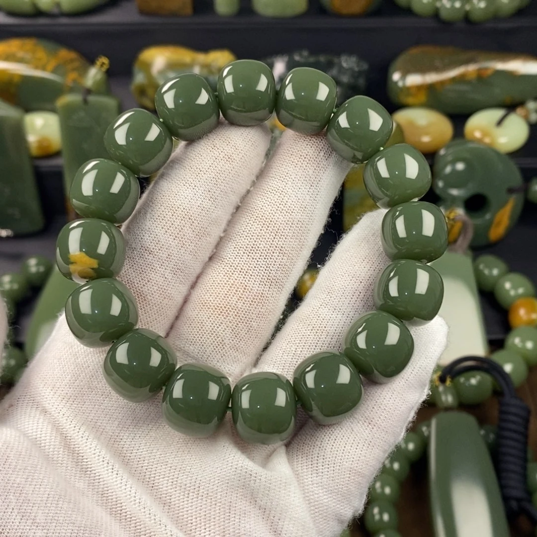 鸿***頭岫岩河磨玉（透闪石质玉）未镶嵌手链