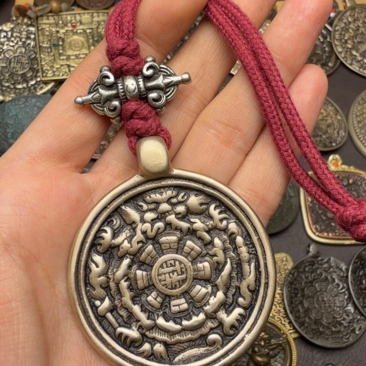 藏传文玩九宫如图