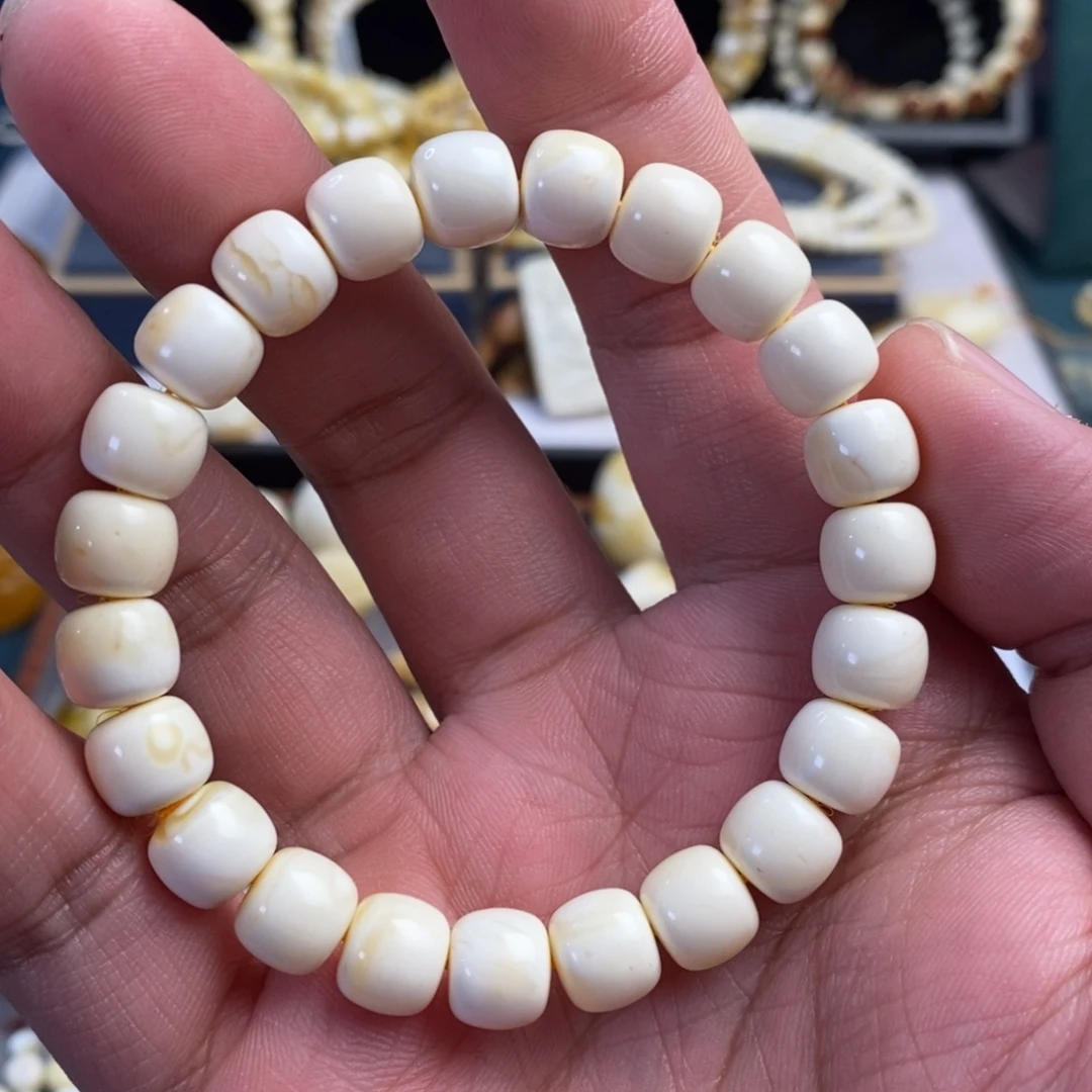 蜜蜡未镶嵌裸石9.5mm