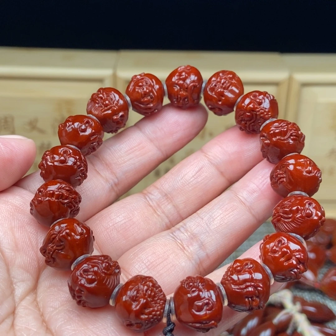 性***人橄榄核吊坠十八罗汉