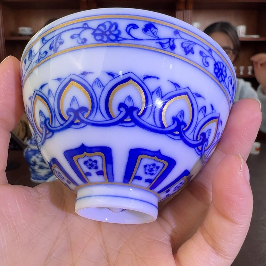 瓷柴窑青花宝相描金鸡心杯
