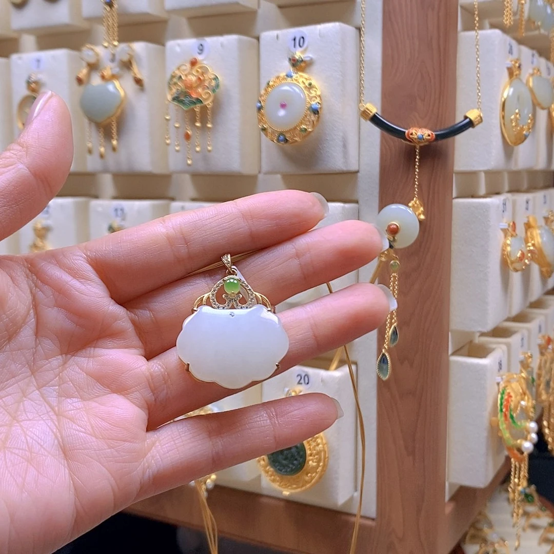 和田玉银S925镶嵌颈饰