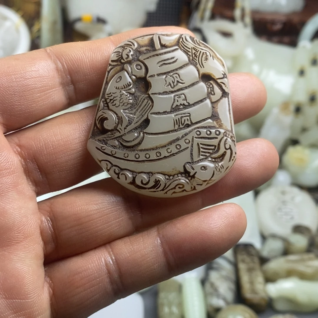 和田玉（糖玉）未镶嵌颈饰