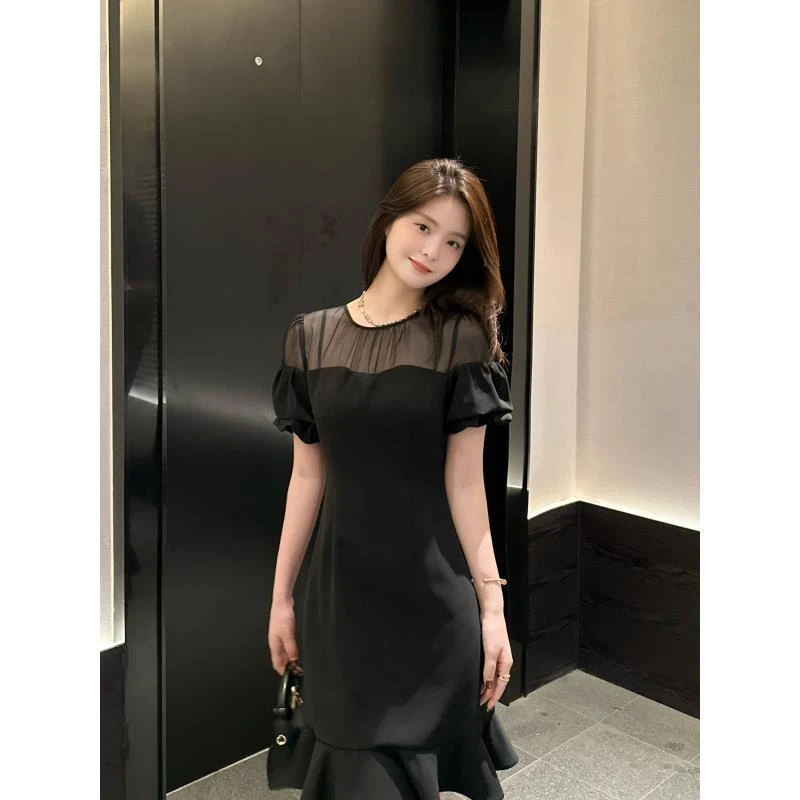 D112884M圆领静奢风收腰连衣裙拼接复古夏季小黑裙