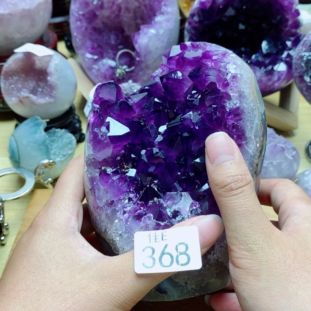 未镶嵌水晶大型摆件（非配饰）