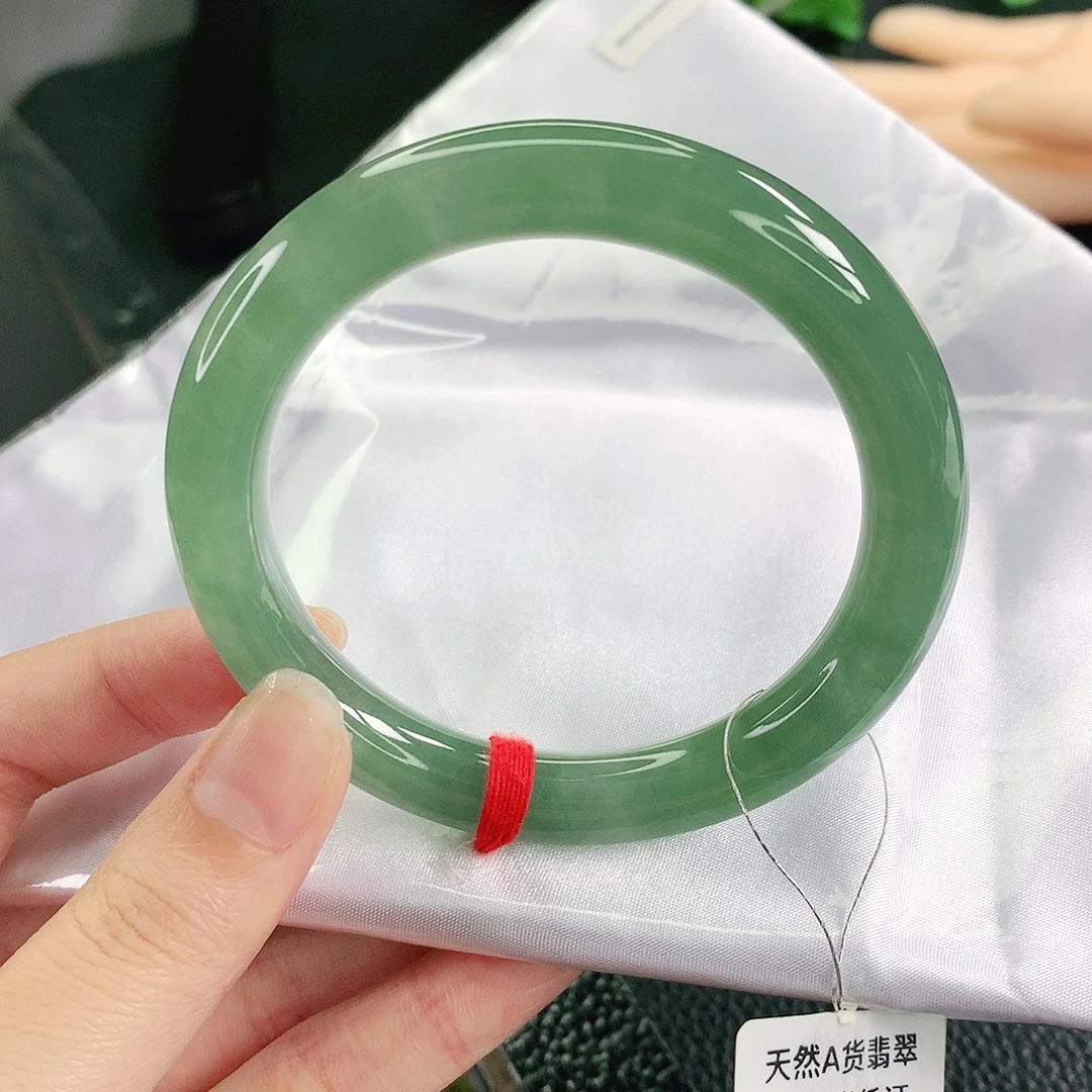 翡翠未镶嵌手镯54.5圈