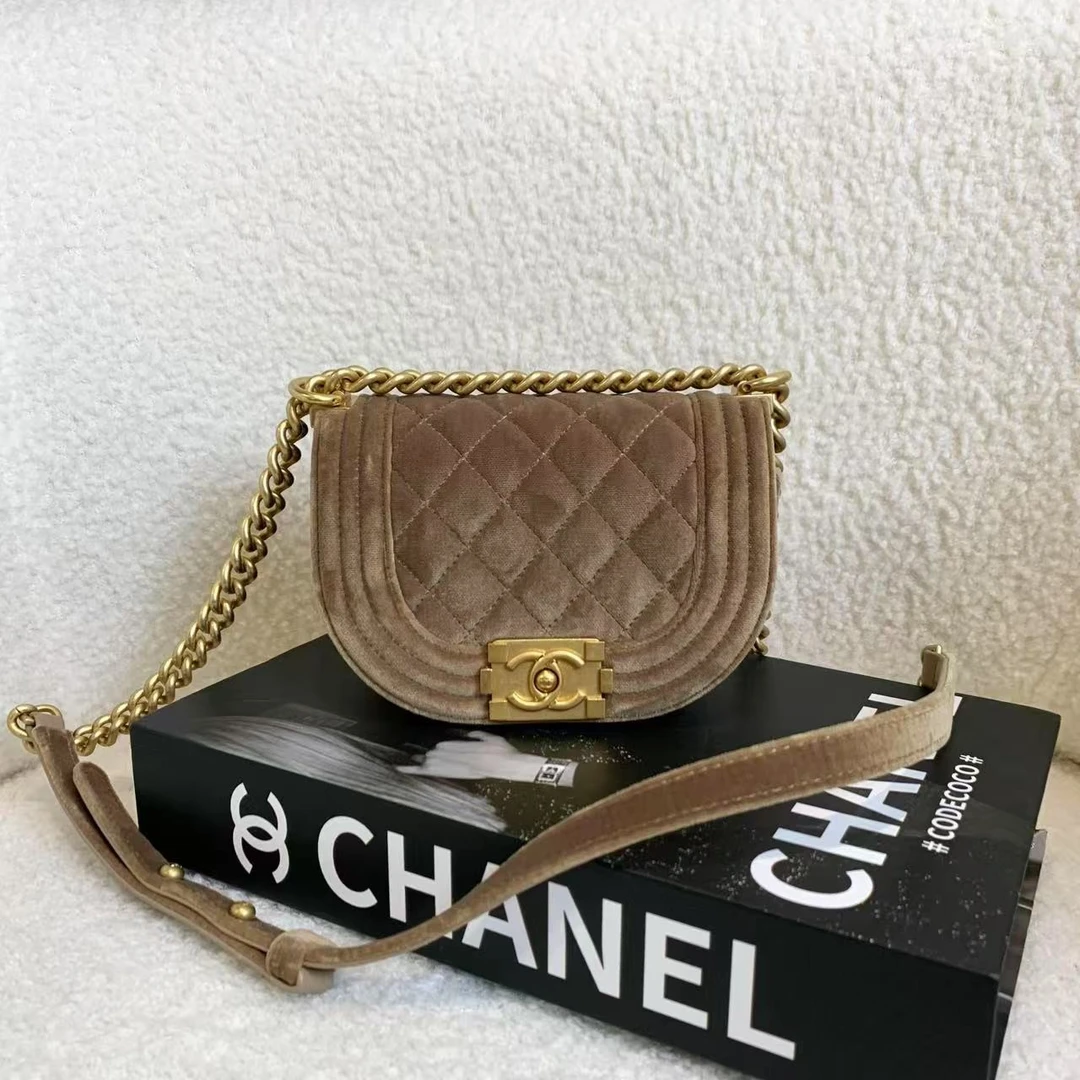 99新 Chanel/香奈儿 壹臻/22A卡其色丝绒mini马鞍包 23212987