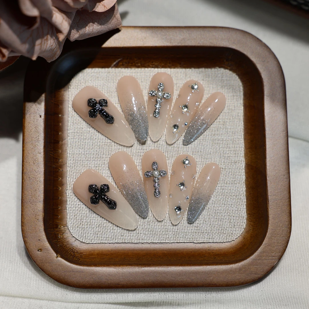 女明星·纯手工克罗心千金爆闪女明星显白高级穿戴甲