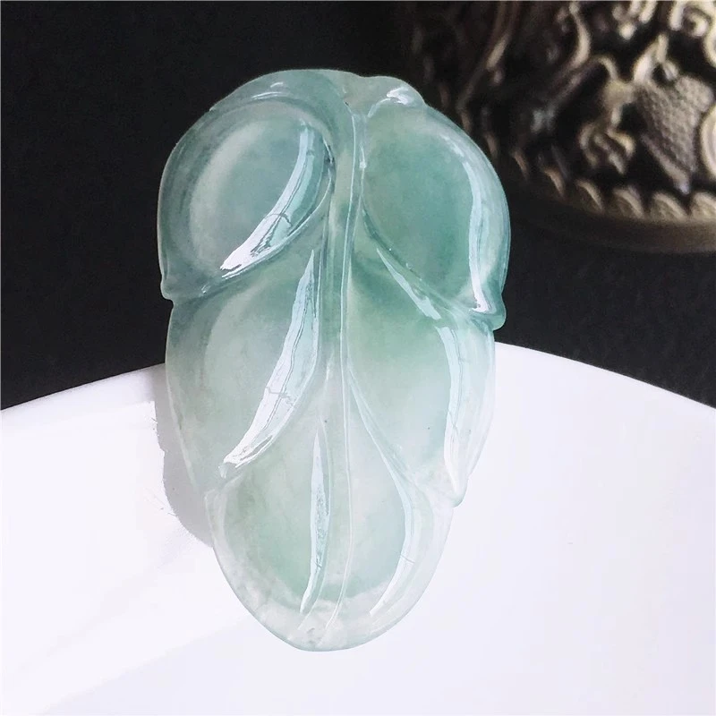 天然A货翡翠冰种浅绿叶子吊坠缅甸老坑金枝玉叶挂件男女款 4.85g