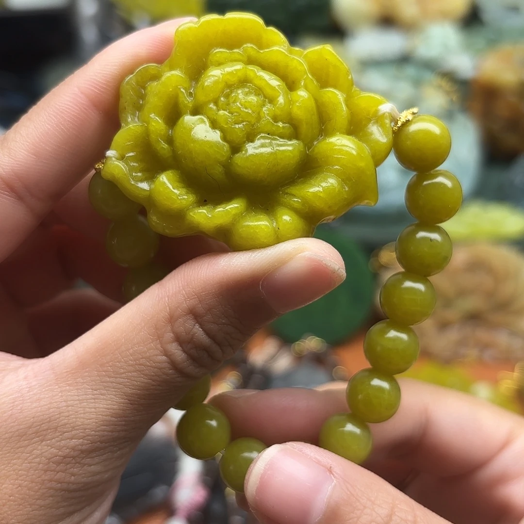 蛇纹石玉未镶嵌颈饰