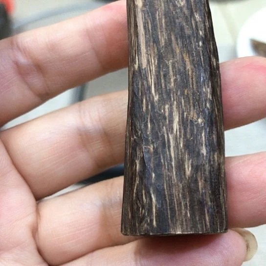 沉香吊坠向****鱼沉香吊坠