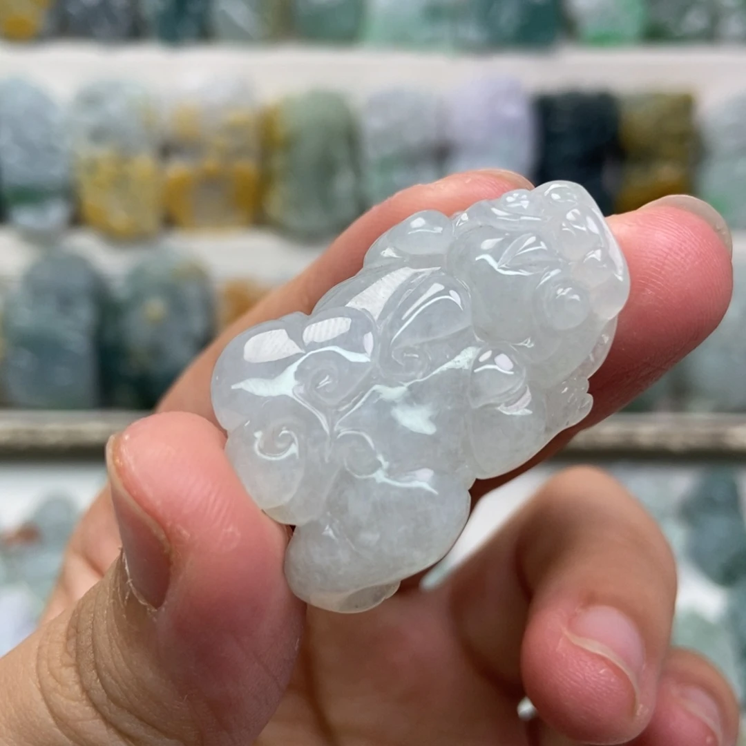 翡翠未镶嵌吊坠(赠链)