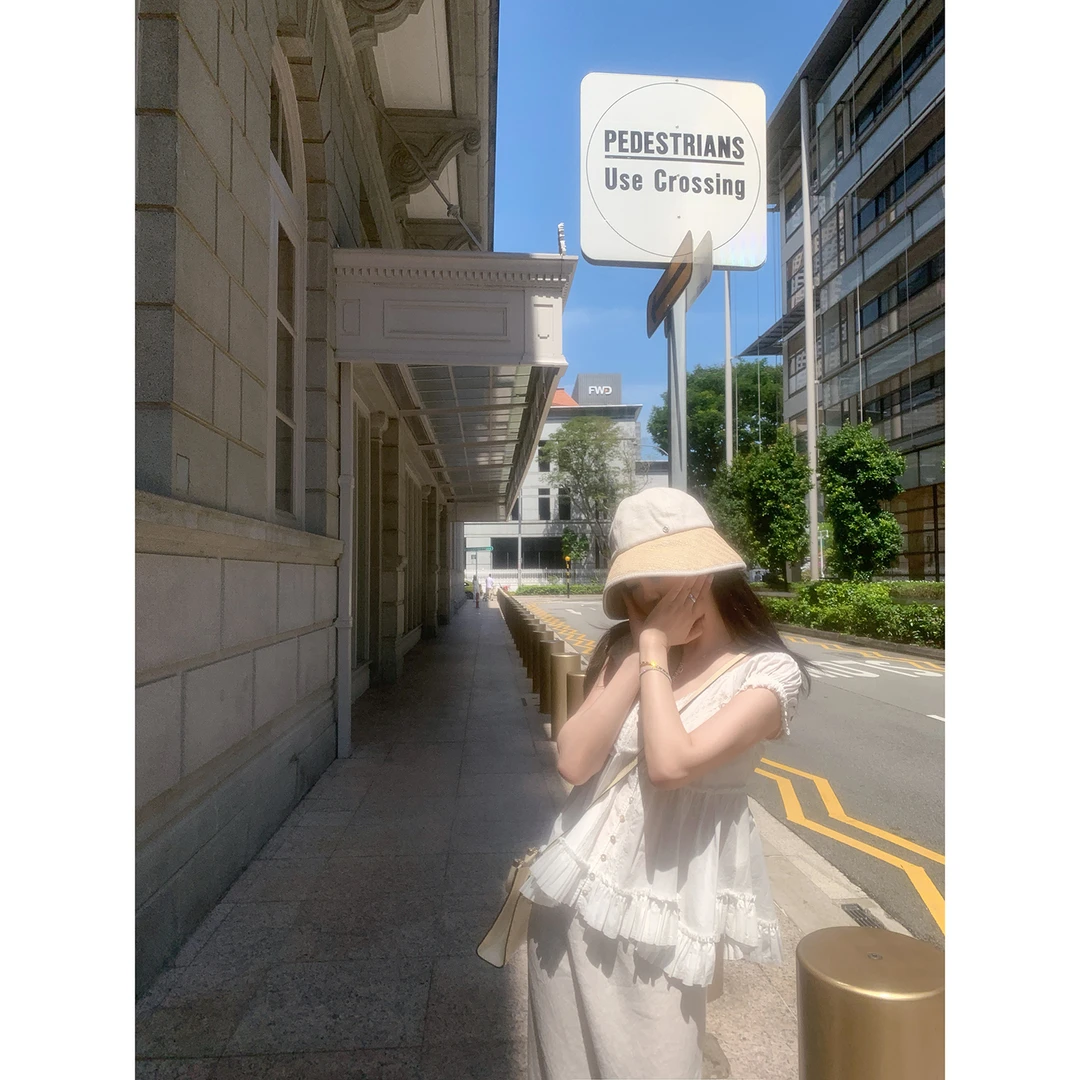 AHY 夏日悠悠立体裁剪拼接A摆小飞袖蕾丝小衫上衣新品