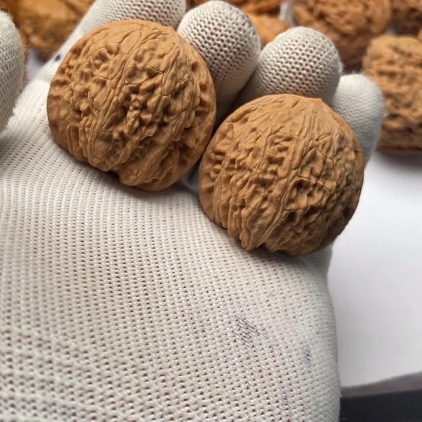 【闪购商品】文玩核桃把件好***?30泥鳅背