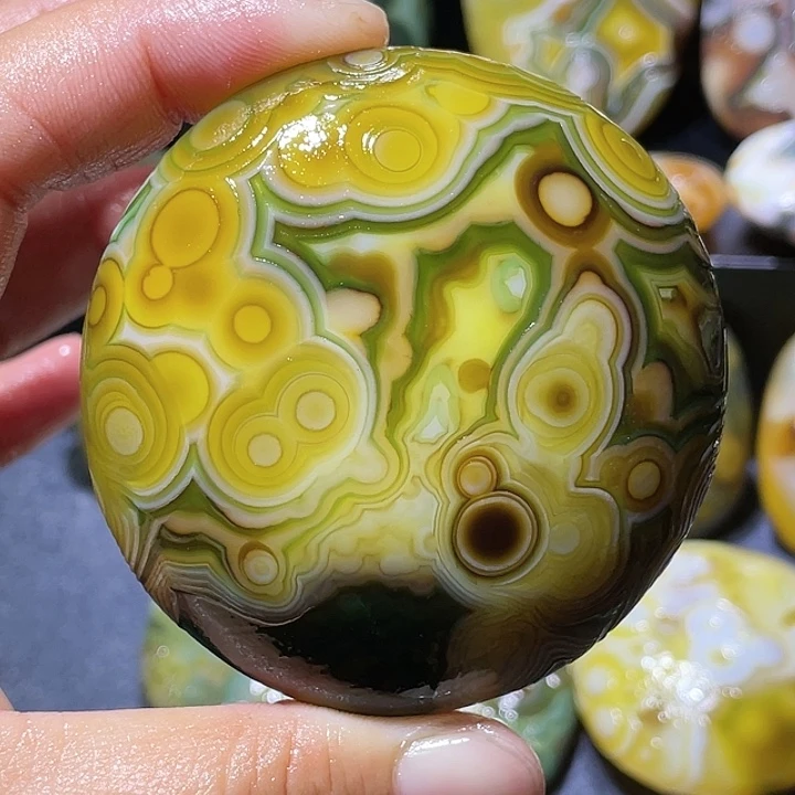 广***达玛瑙/玉髓未镶嵌珠宝奇石