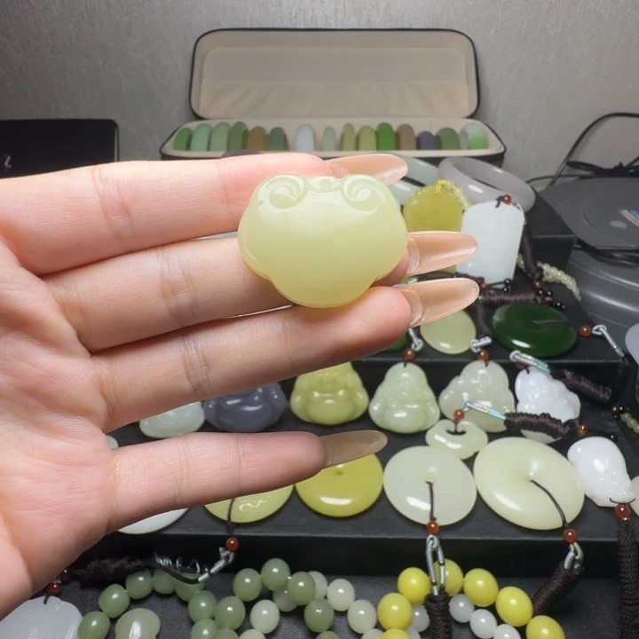 新疆老料若羌黄口料蜂蜜水如意锁