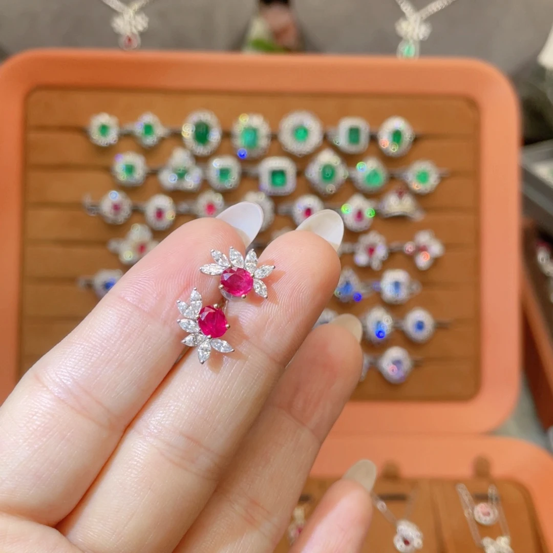 红宝石18K金镶嵌戒指1.6