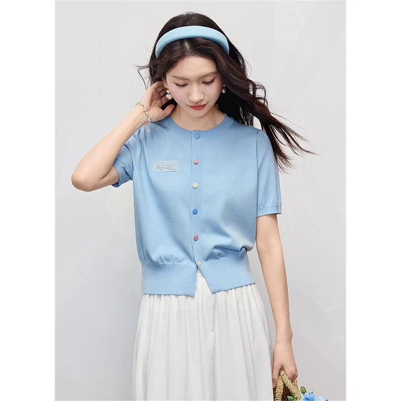 【现货闪发】韩系多巴胺彩色扣字母刺绣短袖t恤26减龄舒适针织开衫