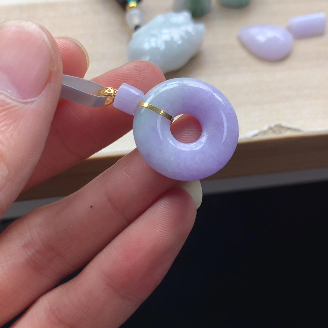 颈饰未镶嵌翡翠吊坠