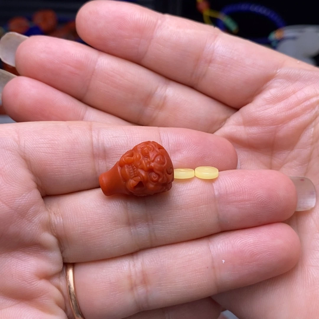 未镶嵌三通南红玛瑙春*