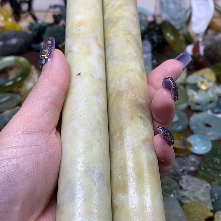 蛇纹石玉吊坠未镶嵌