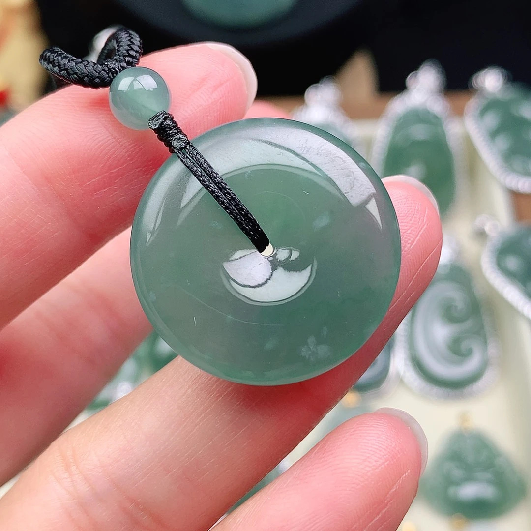 翡翠未镶嵌颈饰吊坠