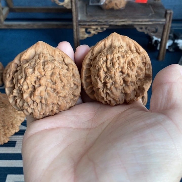 玉***文玩核桃吊坠核桃