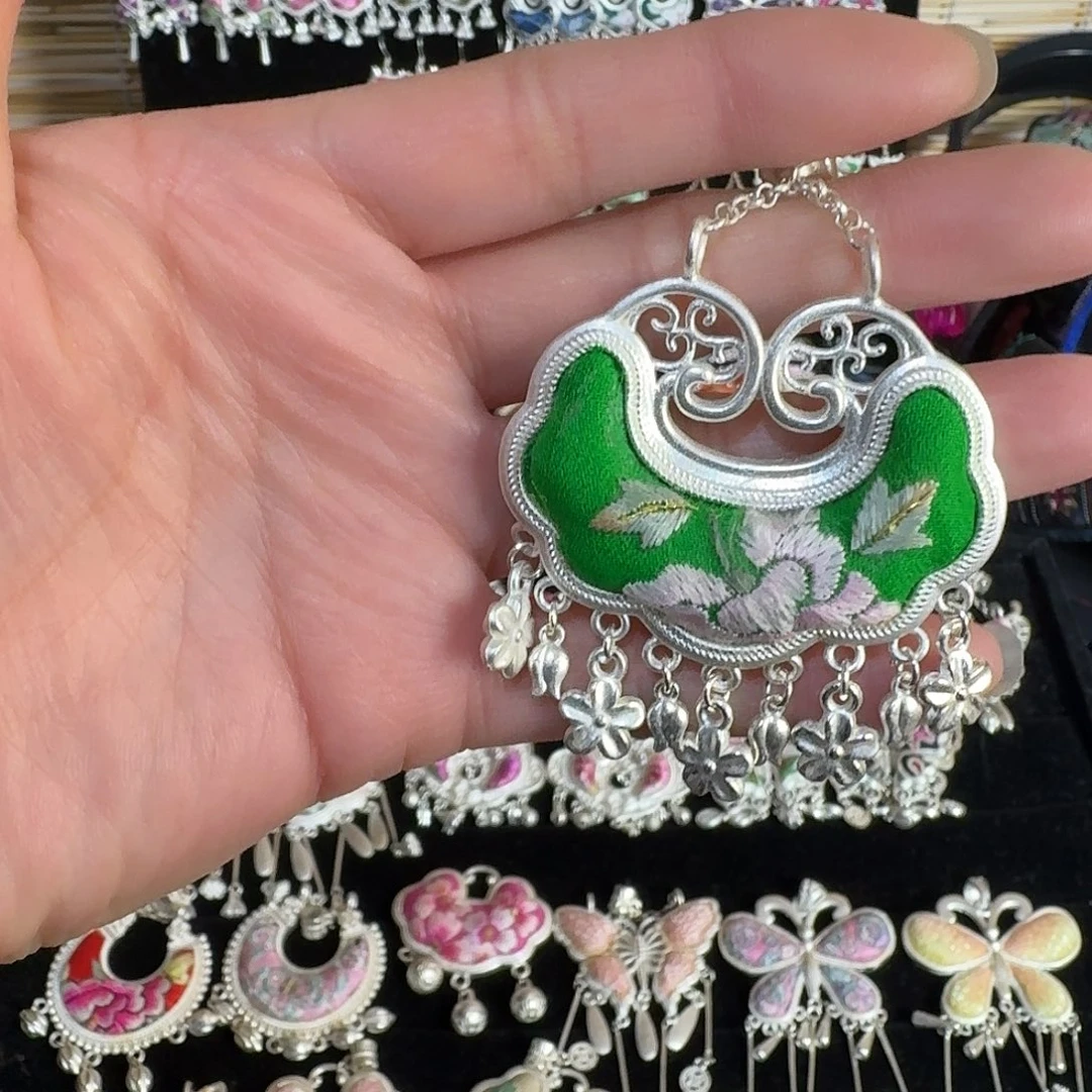 织绣民族风刺绣项链