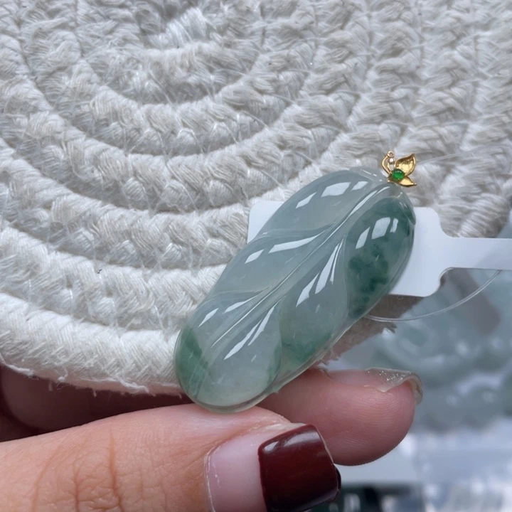 翡翠18K金镶嵌颈饰天然A货缅甸翡翠