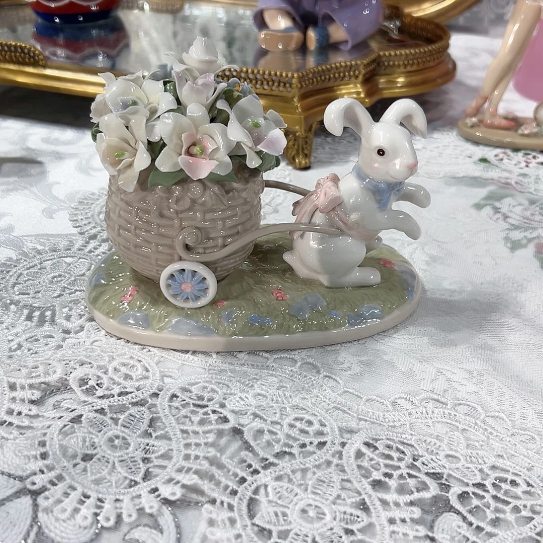 陶瓷0161福利小兔子拉花车摆件