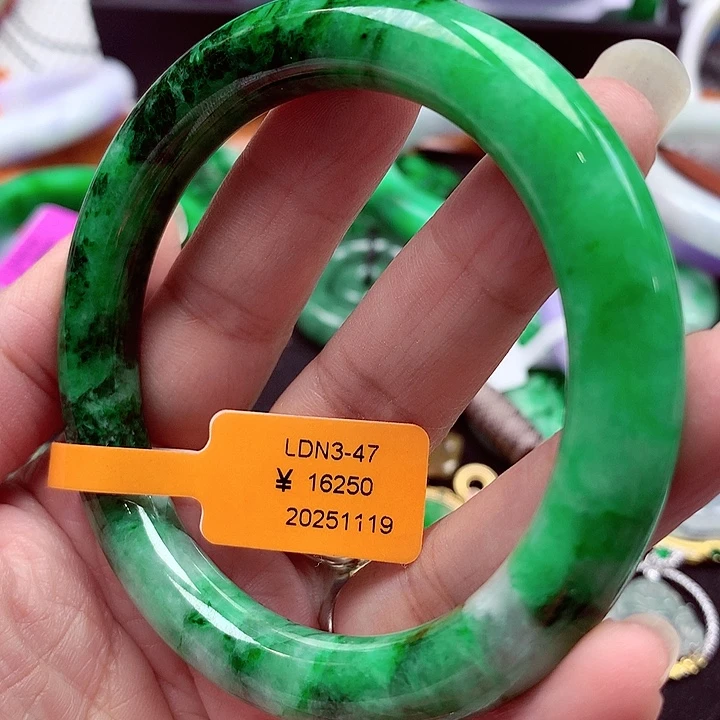 翡翠未镶嵌手镯翡翠