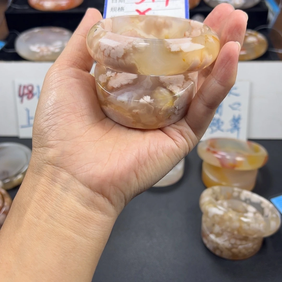 独***二石英质玉未镶嵌手镯