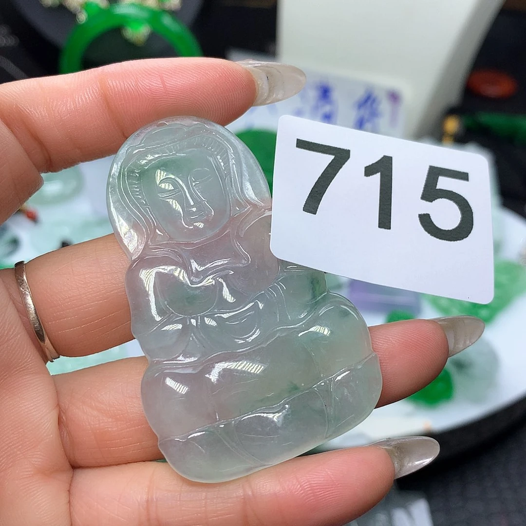 翡翠吊坠(赠链)未镶嵌