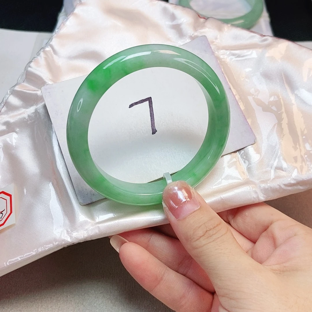 未镶嵌手镯翡翠56.4圈口贵气阳绿