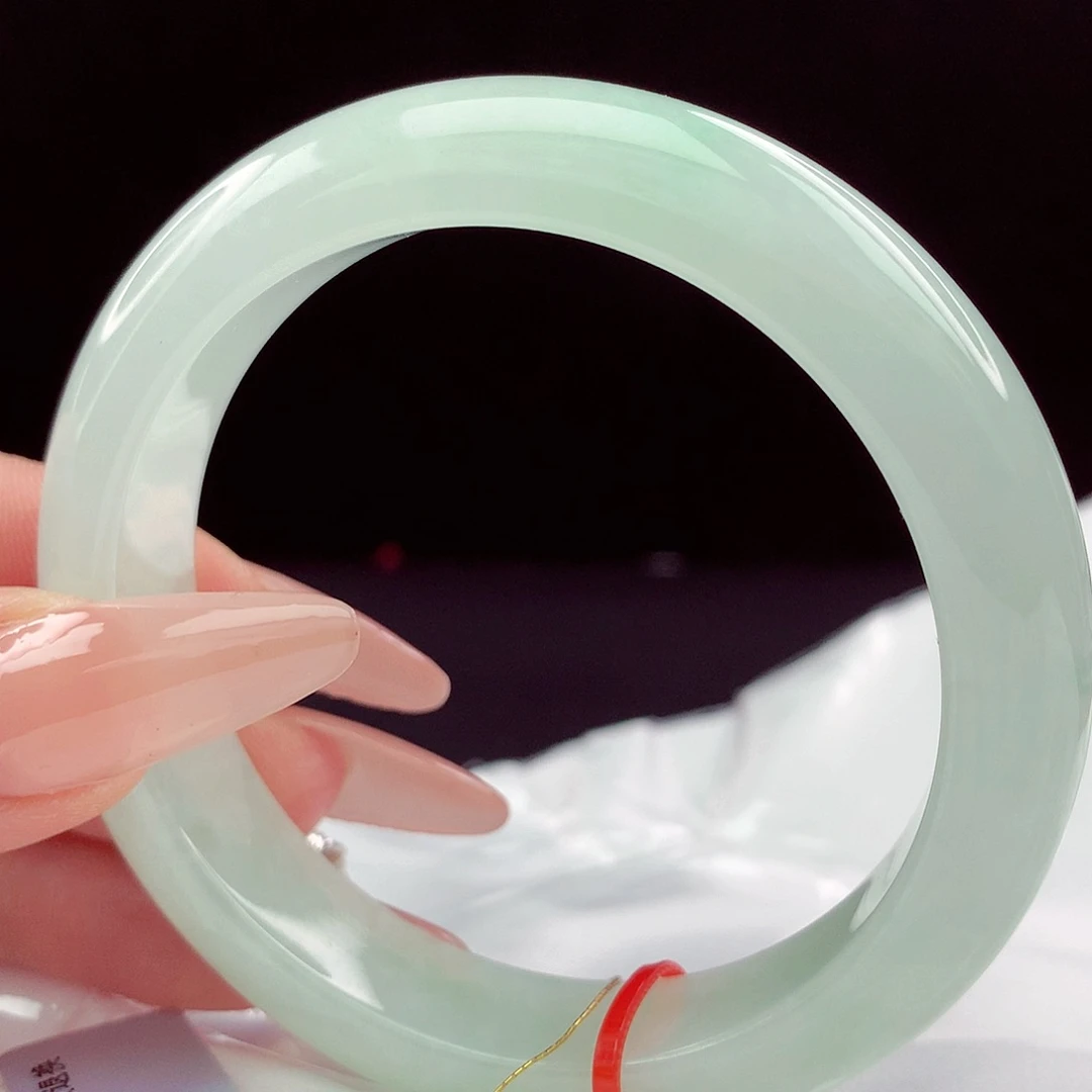 翡翠手镯未镶嵌59圈876宽版