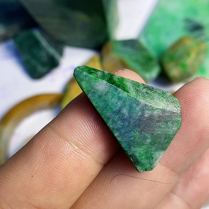 翡翠散珠天然翡翠A货挂件