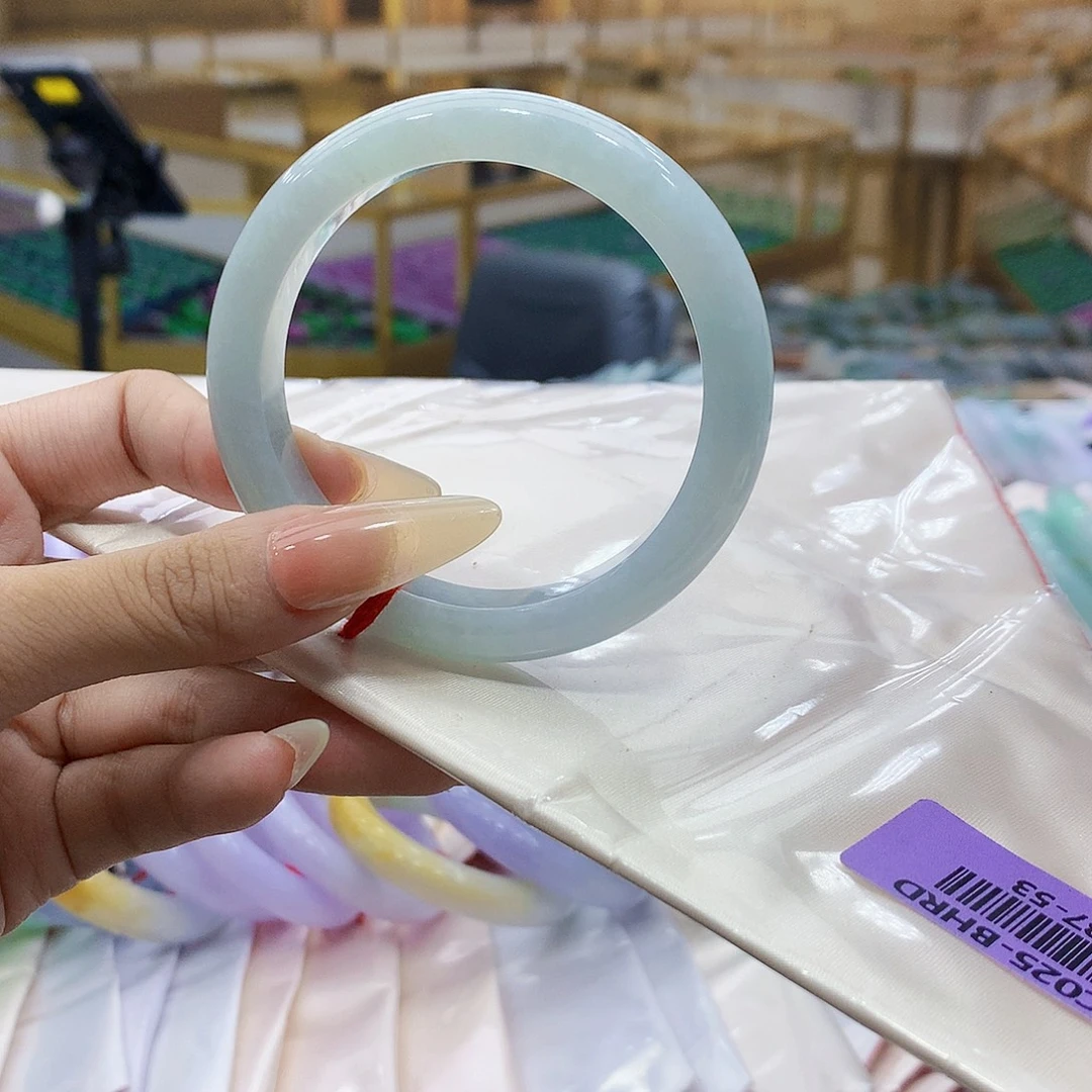 翡翠未镶嵌手镯hj