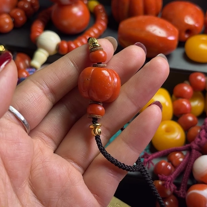 颈饰玻璃一**水琉璃……………