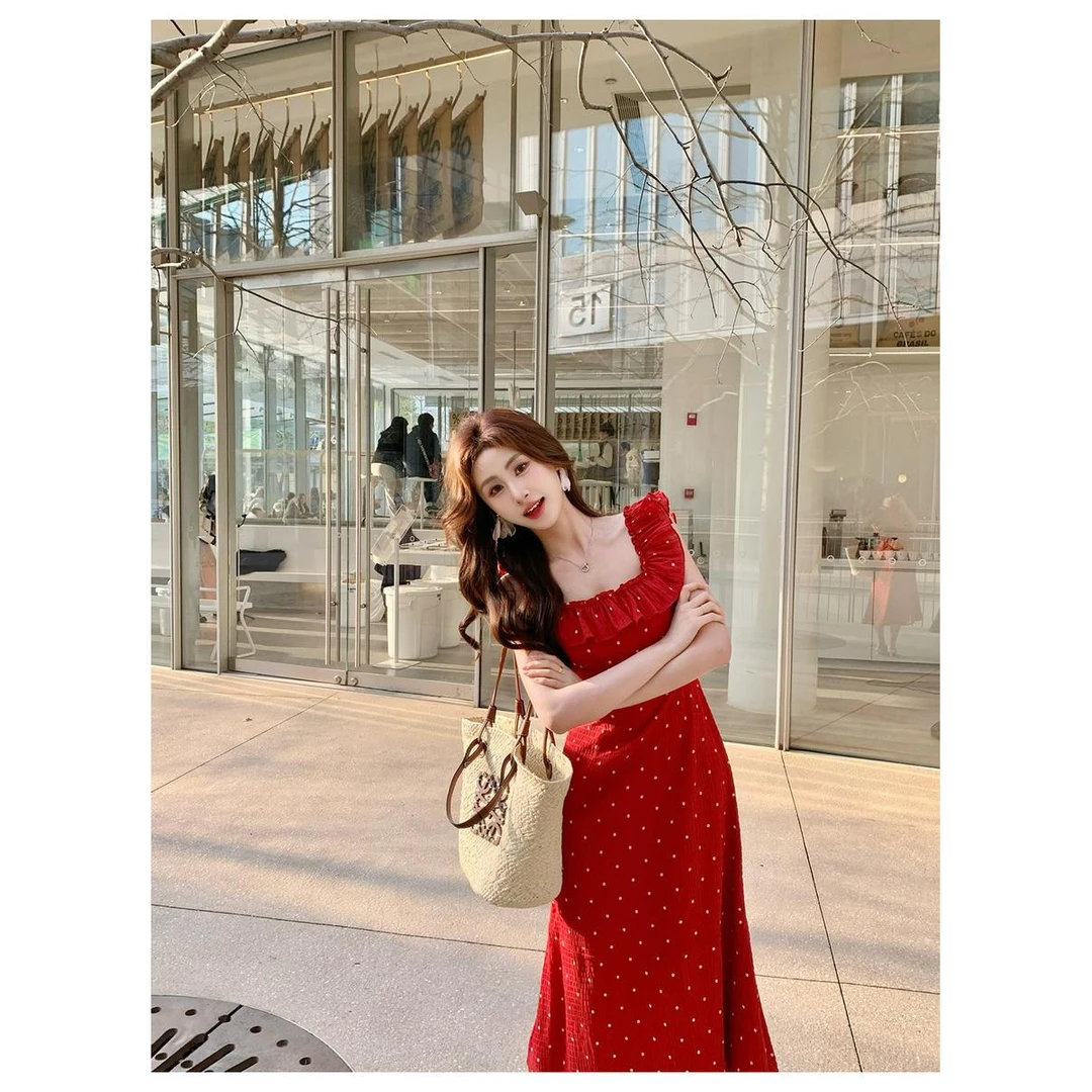 2025礼服法式方领酒红色夏季中长款新娘波点长裙吊带时尚连衣裙
