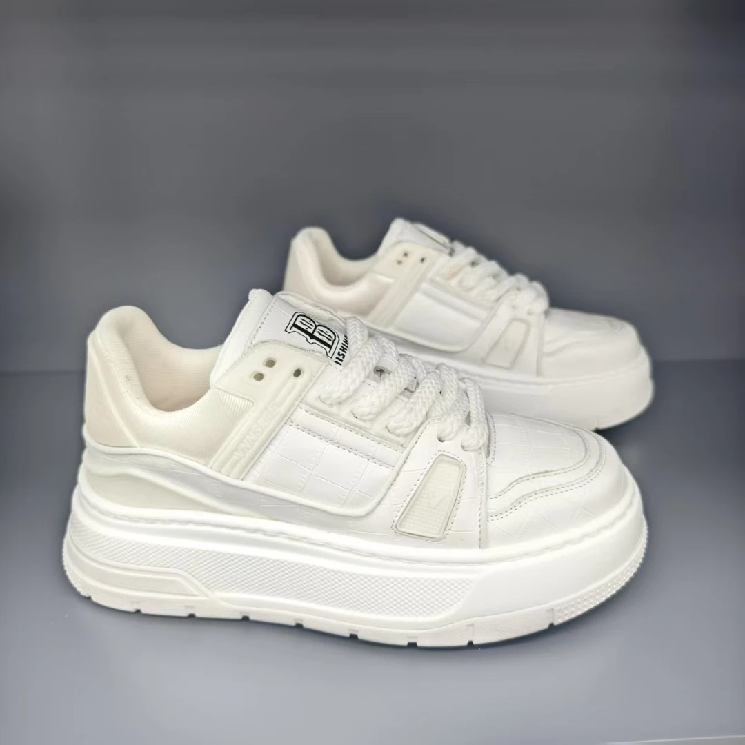 【0223单-老朱】2025新款时尚休闲百搭秋季透气鞋男士轻薄鞋潮鞋