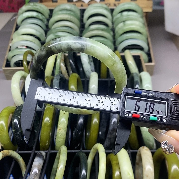 未镶嵌蛇纹石玉手镯226