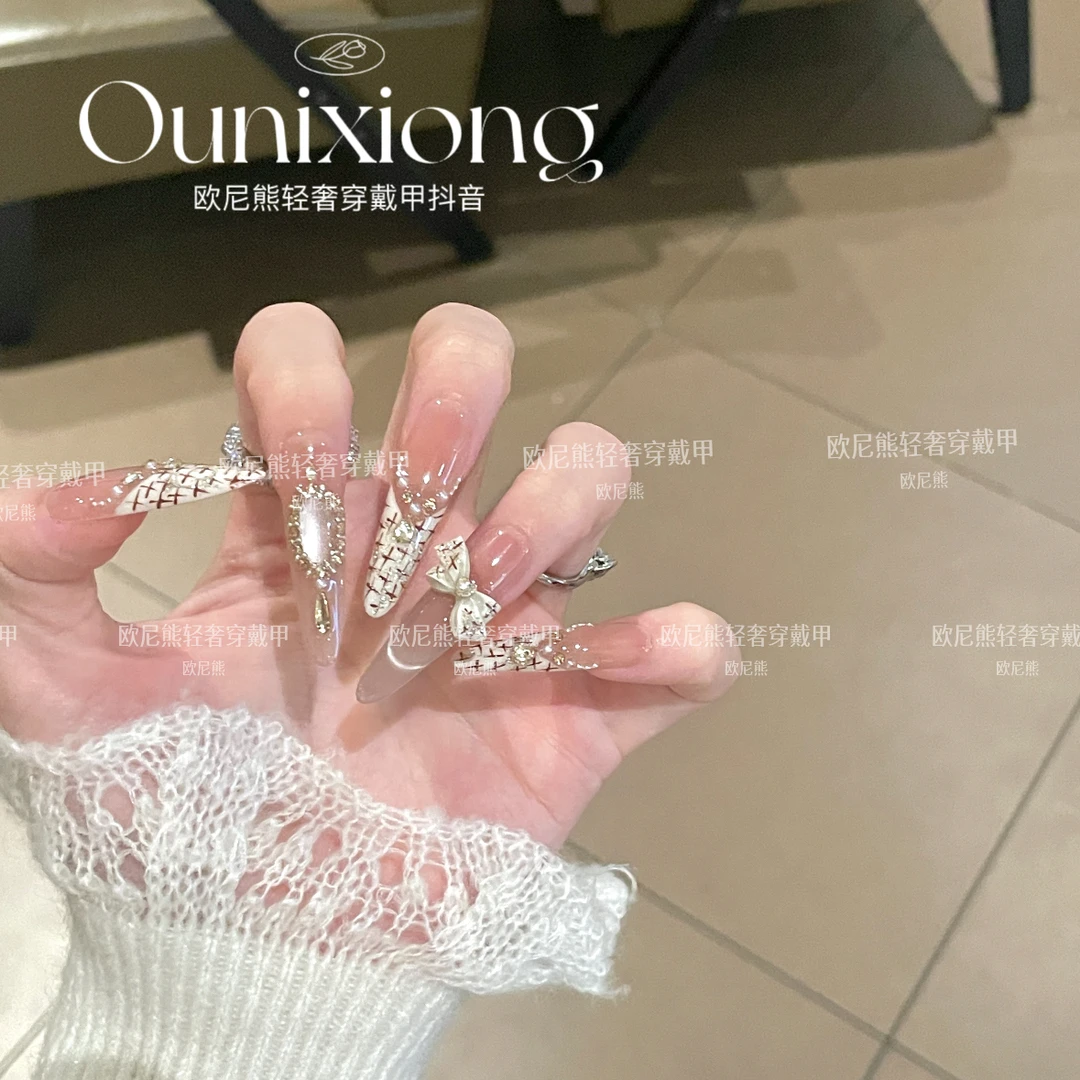 2025新款美甲推荐小香风显白精致高级原创设计纯手工穿戴甲美甲