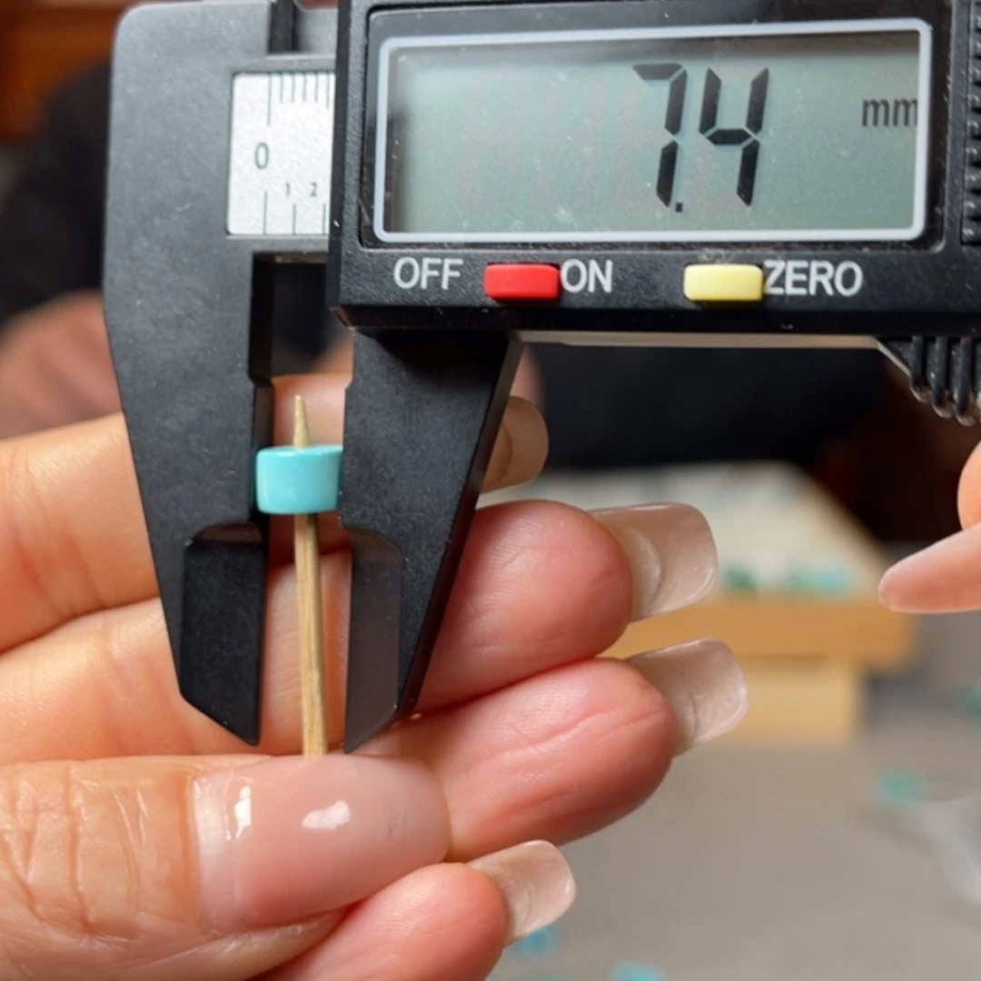 清***茶绿松石未镶嵌珠宝奇石