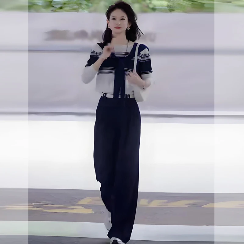 早秋松弛感穿搭一整套韩系宽松显瘦减龄条纹披肩针织衫阔腿裤套装