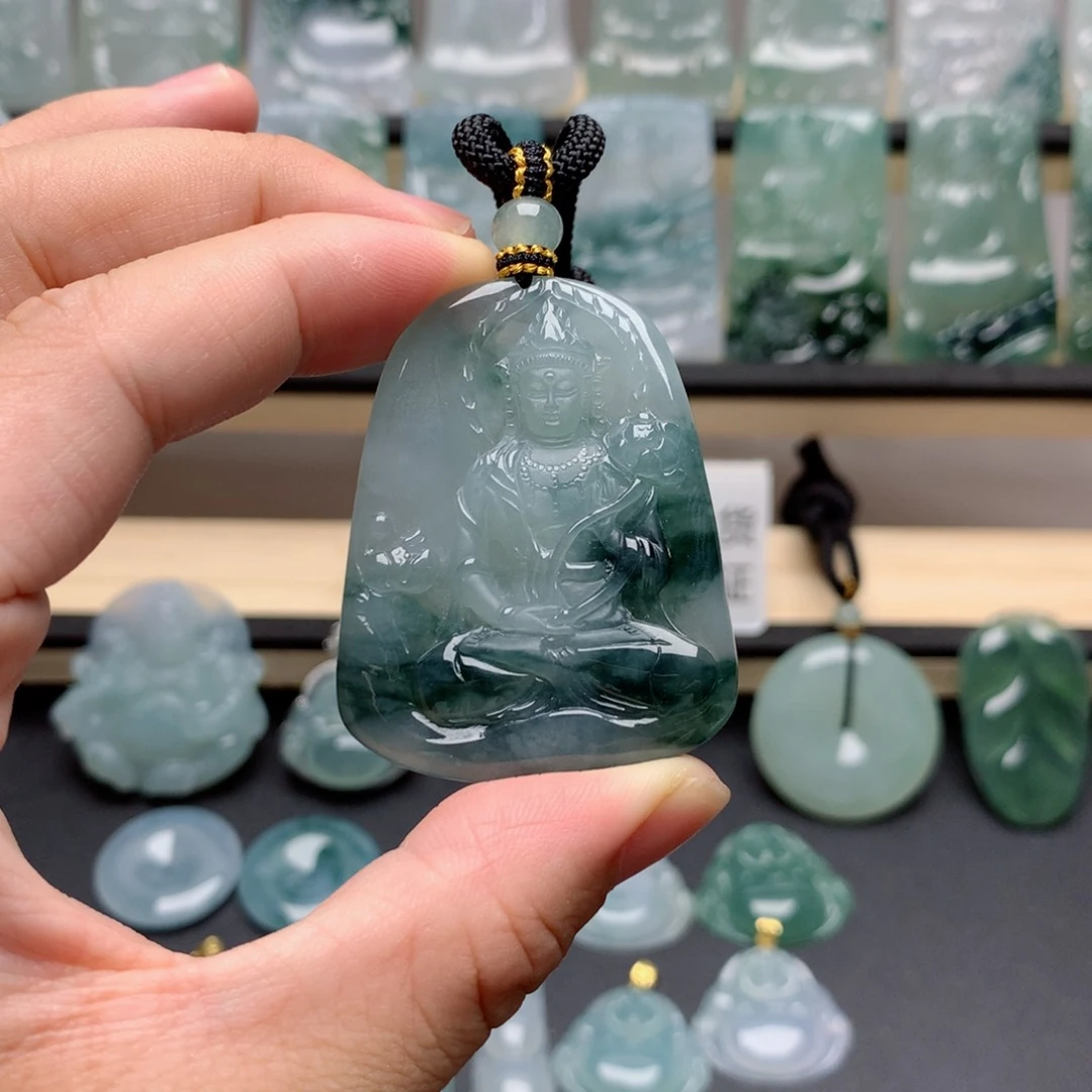 翡翠未镶嵌颈饰观音