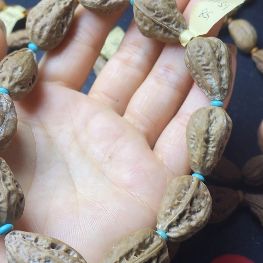文玩异形秋子手串