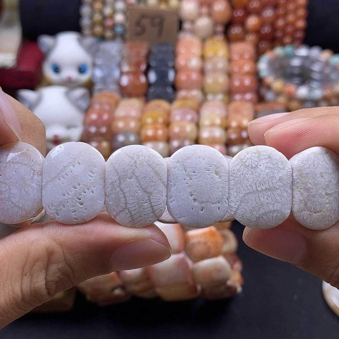 硅化珊瑚（珊瑚玉）手牌未镶嵌白龙骨92