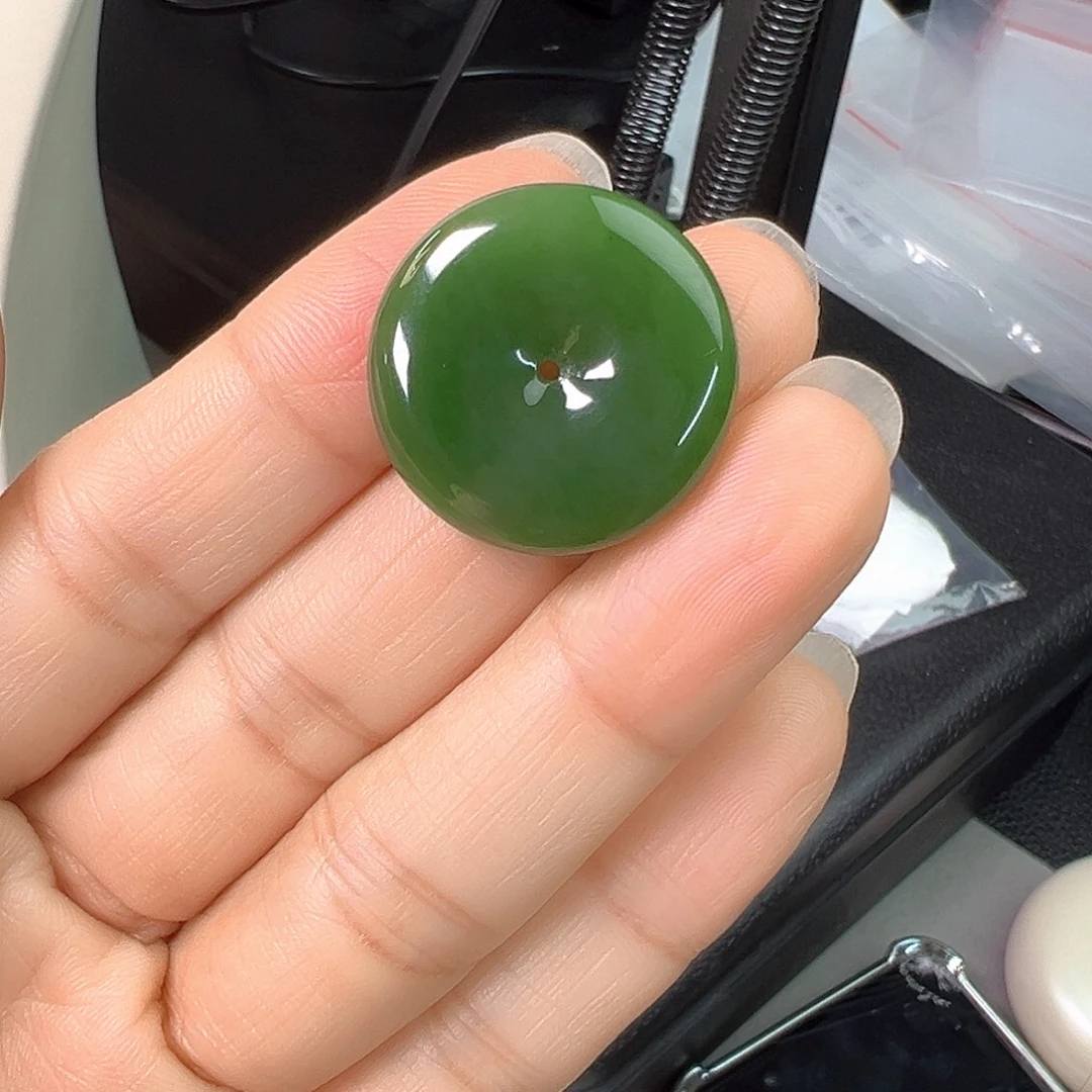 颈饰未镶嵌和田玉（碧玉）